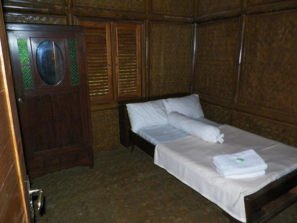 Villa Kampung Karuhun Sutan Raja Bandung Kamer foto