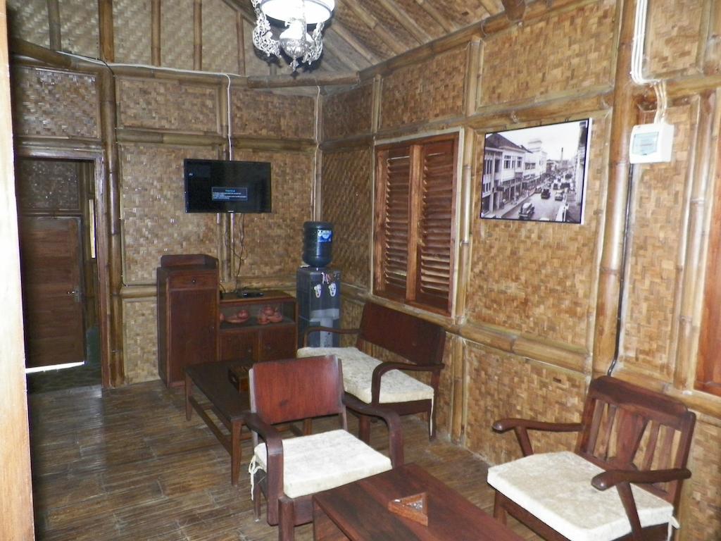 Villa Kampung Karuhun Sutan Raja Bandung Kamer foto