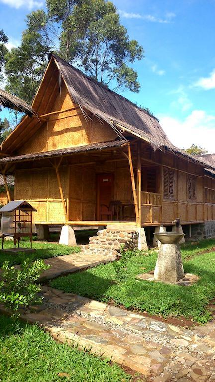 Villa Kampung Karuhun Sutan Raja Bandung Buitenkant foto